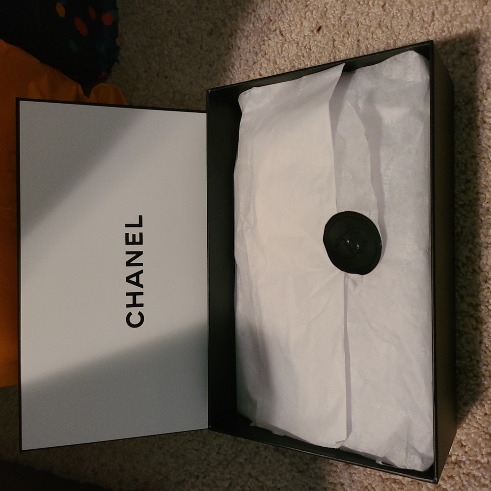 Chanel box